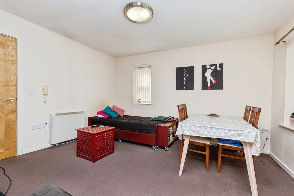 Property photo 2 of 16 Photo