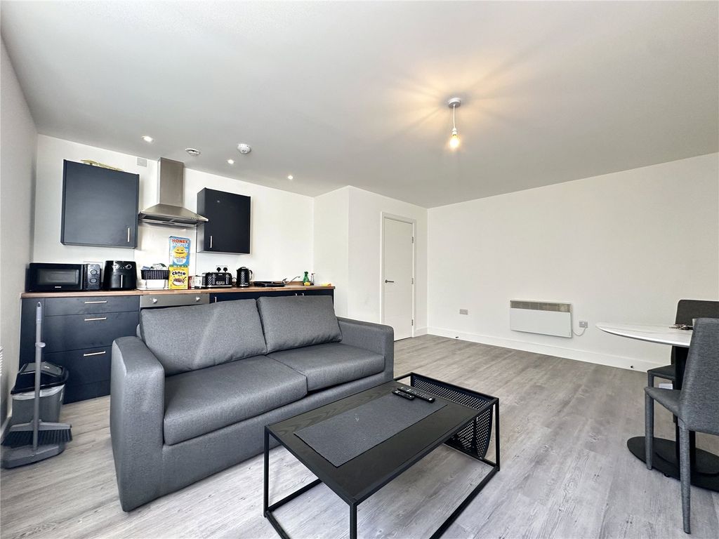 Property photo 2 of 8 Picture No. 01