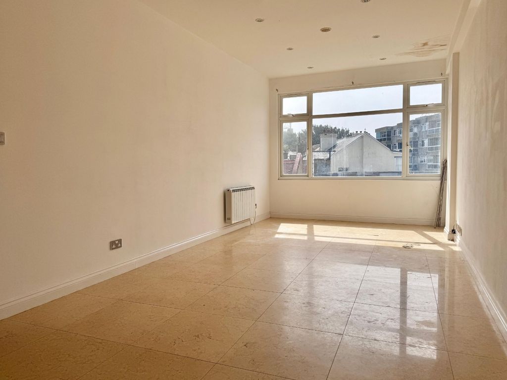 Property photo 2 of 10 Living Room