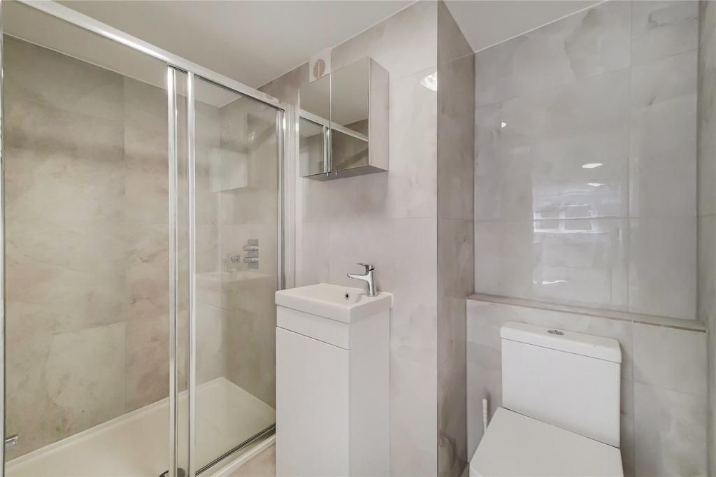 Property photo 2 of 4 Bathroom
