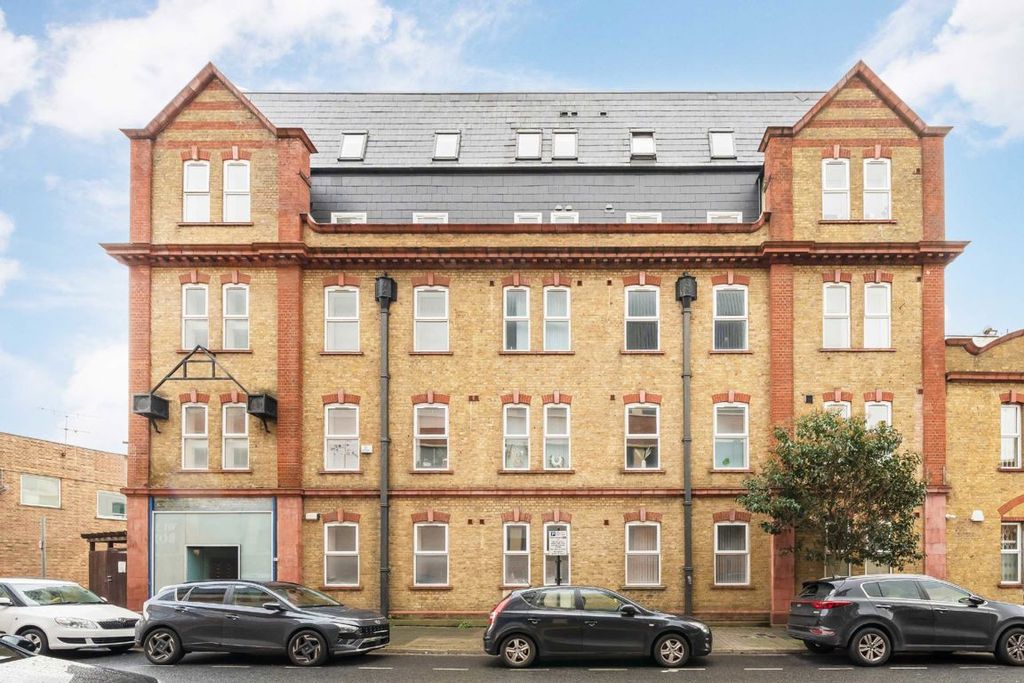 Property photo 1 of 4