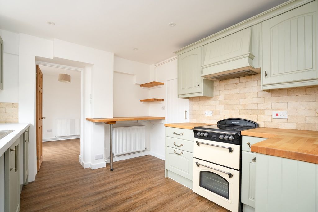 Property photo 3 of 13 4867827