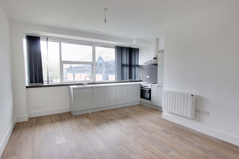 Property photo 1 of 6 Photo 3