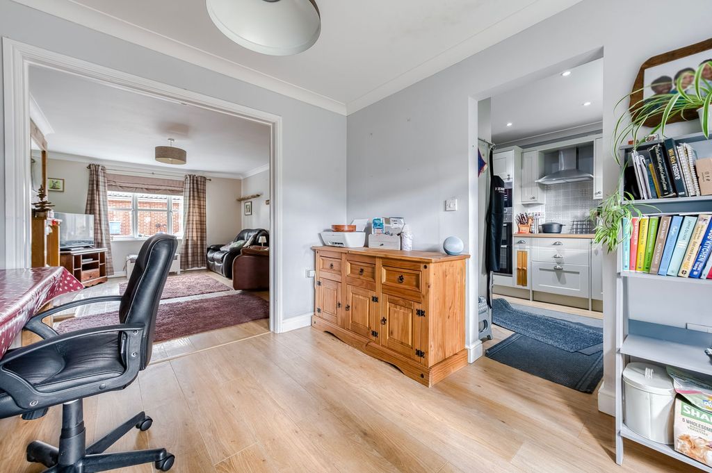 Property photo 2 of 17