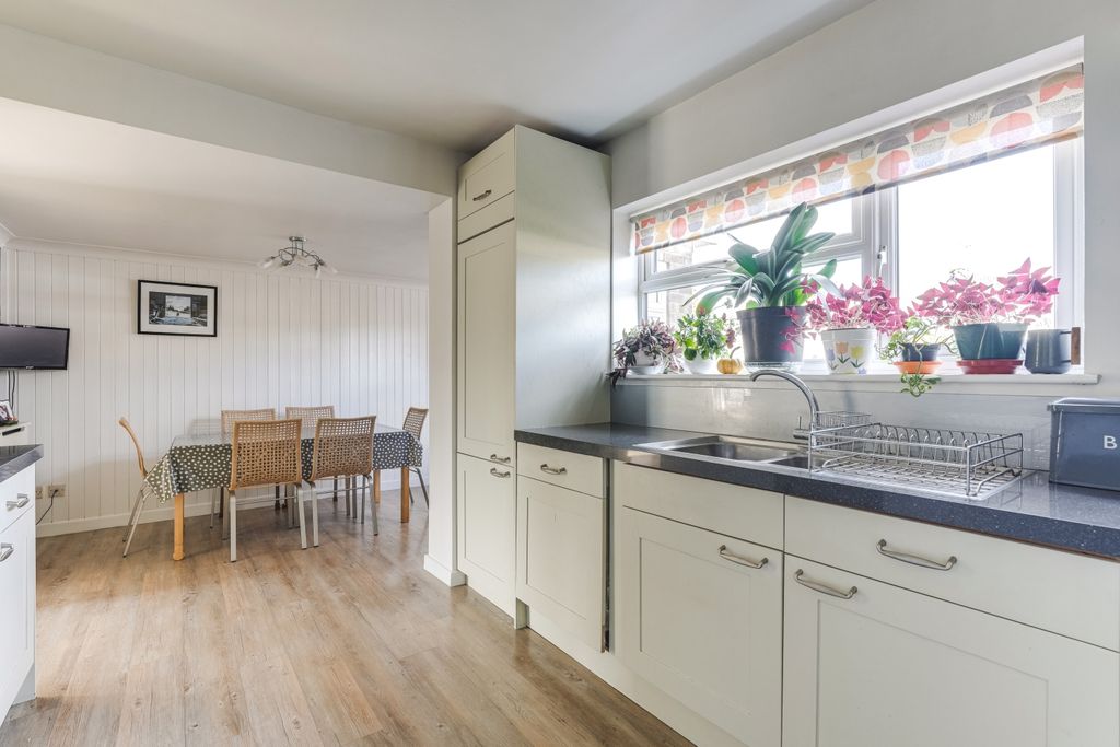 Property photo 3 of 21 Kitchen Dining Room