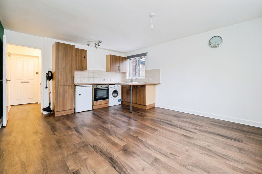 Property photo 3 of 22 Pbox-Img.Jpg