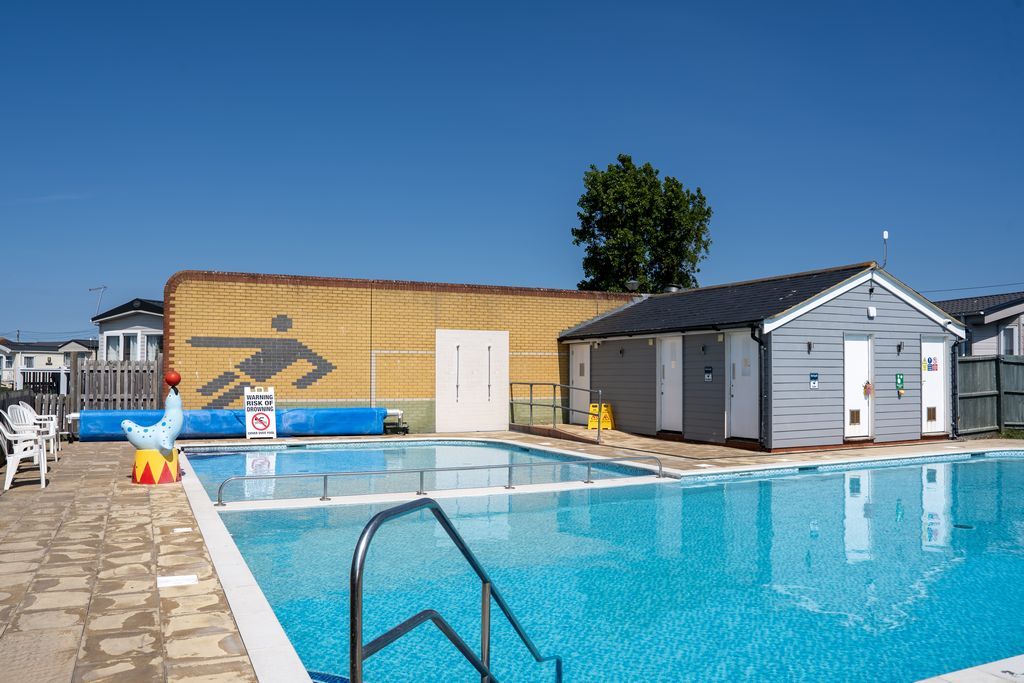 Property photo 3 of 20 Outdoor Swimming Pool At Alberta Holiday Park, Kent