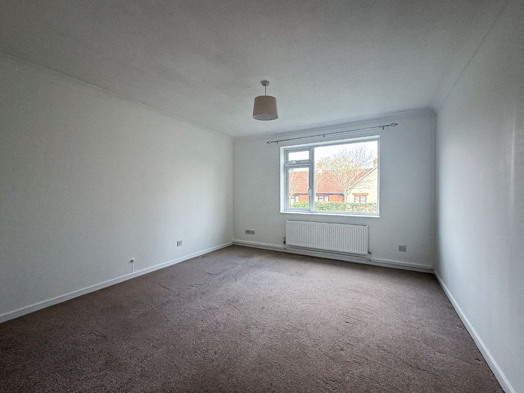 Property photo 2 of 10 3854423