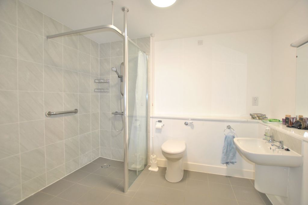 Property photo 3 of 8