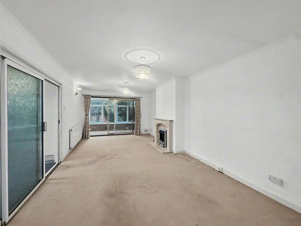 Property photo 3 of 17 Windmill Av (5).Jpeg