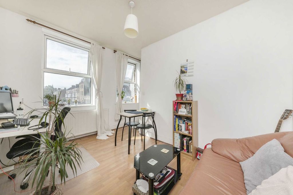 Property photo 1 of 3