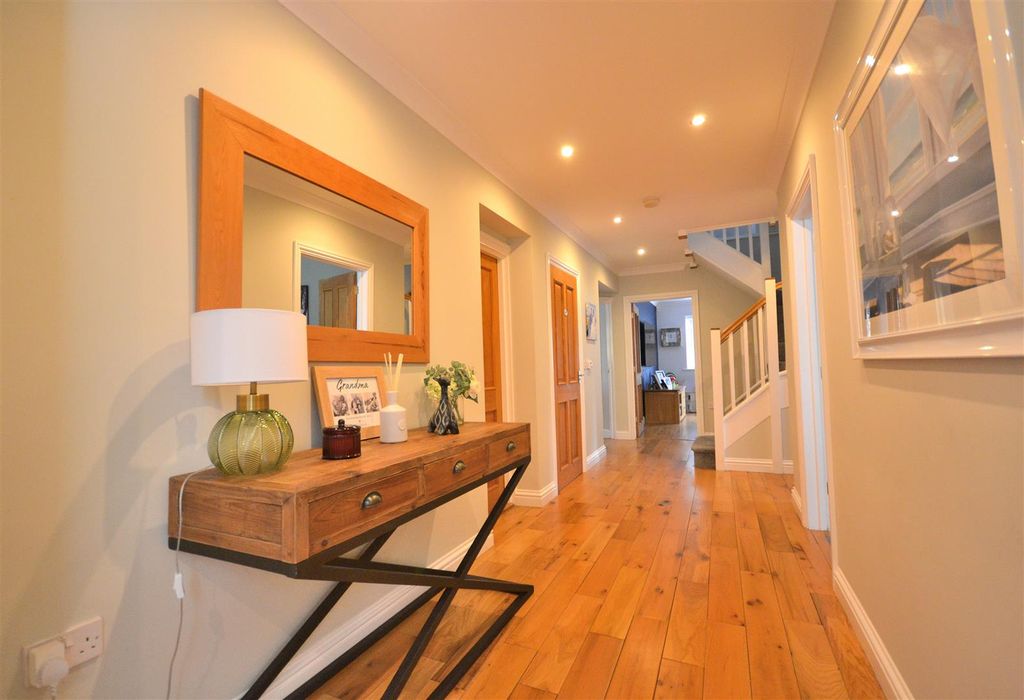 Property photo 3 of 32 Hallway