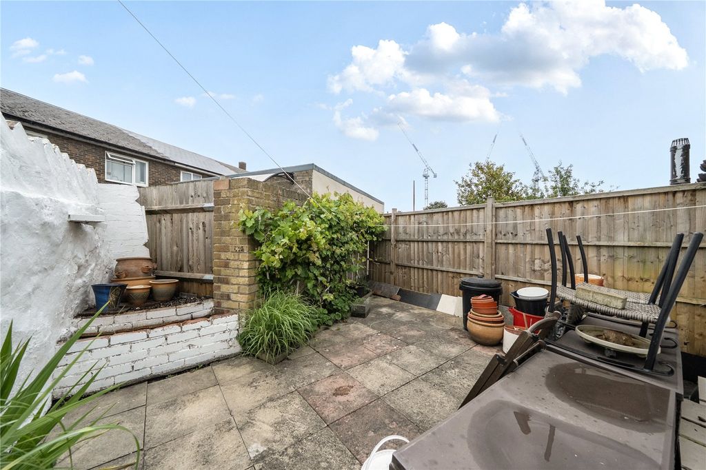 Property photo 3 of 17 Picture No. 06