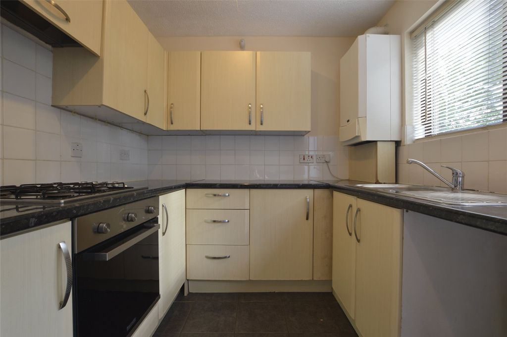 Property photo 3 of 14 Kitchen
