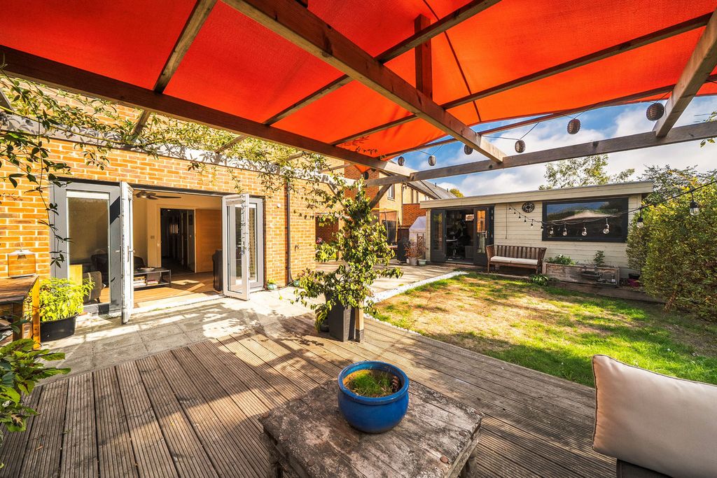 Property photo 2 of 16
