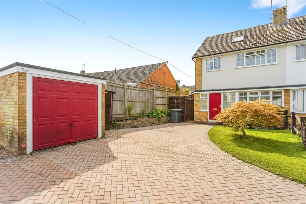 Property photo 2 of 17