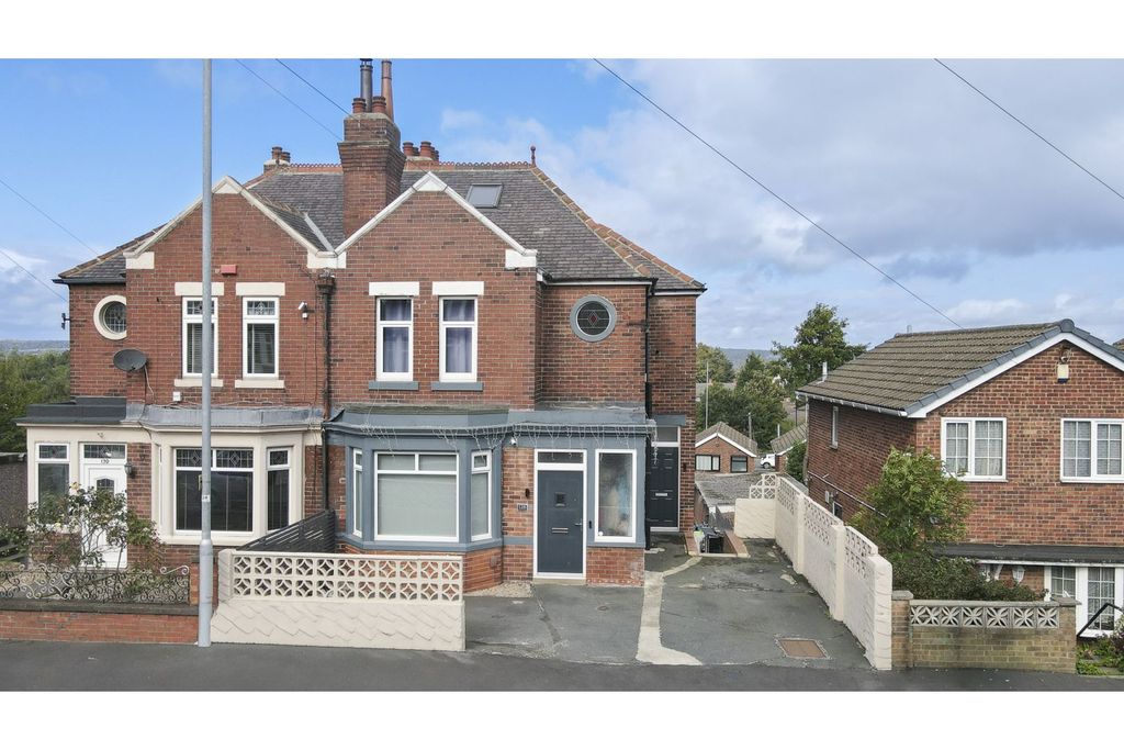 Property photo 3 of 27