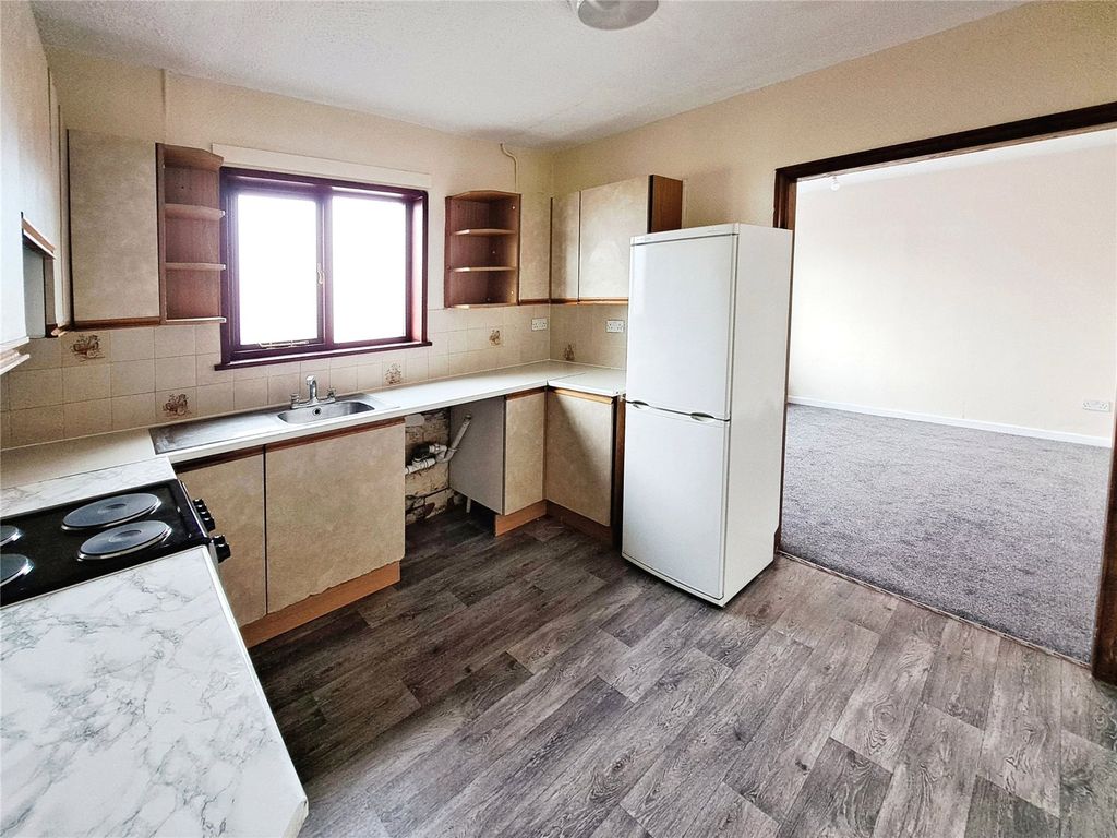 Property photo 2 of 8 Kitchen