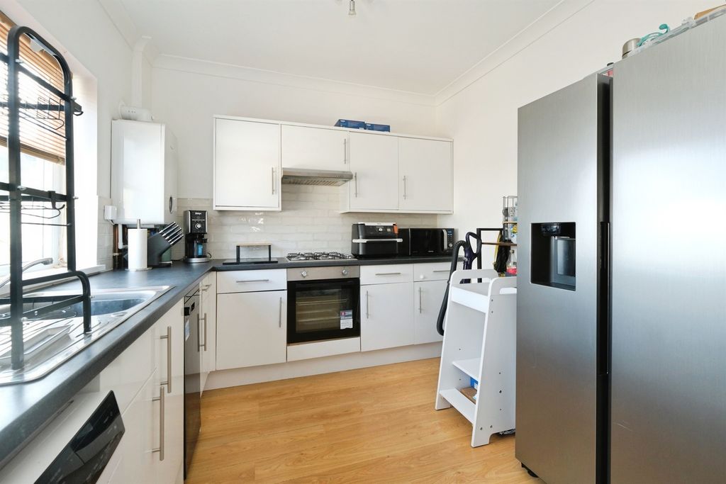 Property photo 3 of 22