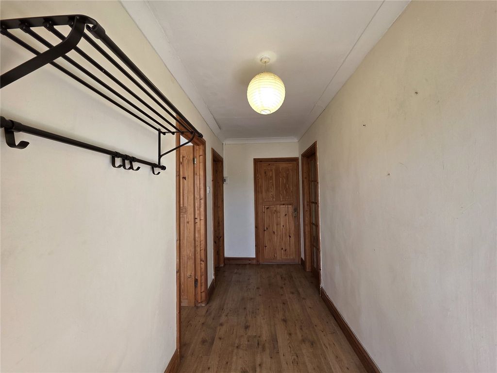 Property photo 2 of 18 Picture No. 10