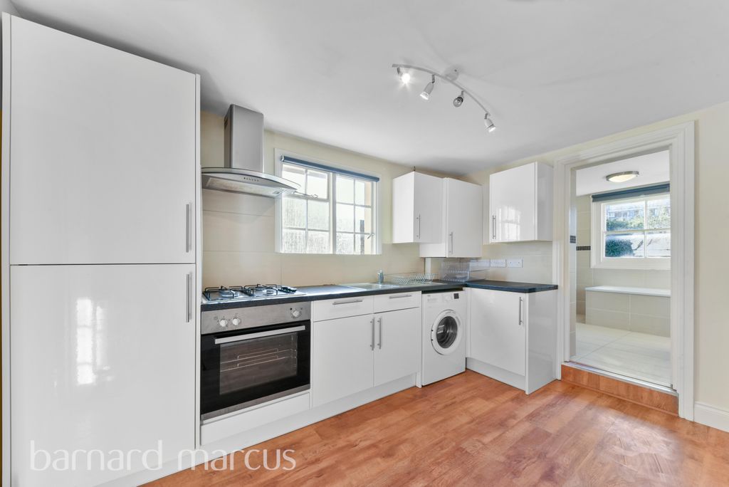 Property photo 2 of 8 Kitchen