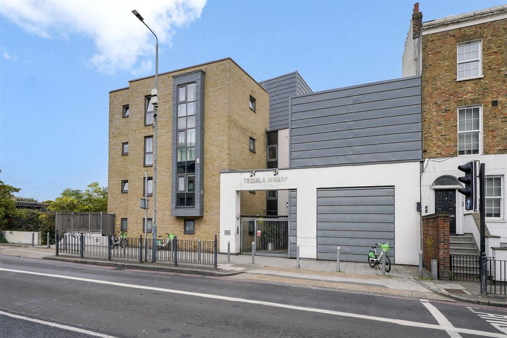 Property photo 2 of 18 Fl3F07~1.Jpg