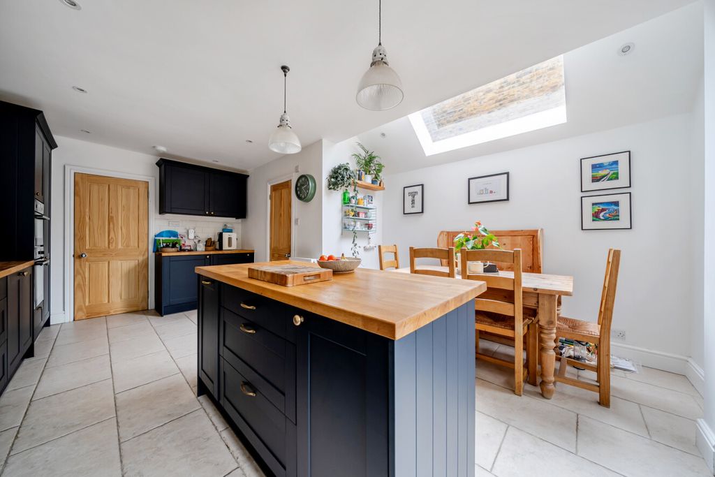 Property photo 3 of 15 1515669-14-6Aa011...