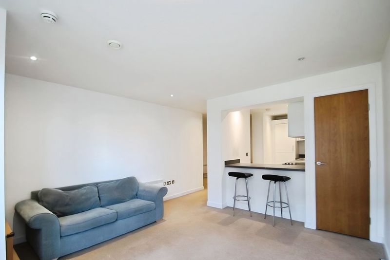 Property photo 1 of 11 Photo 6