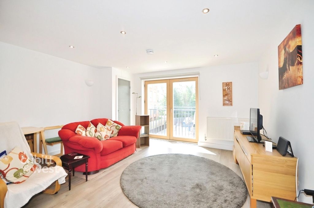 Property photo 3 of 9 Living Room