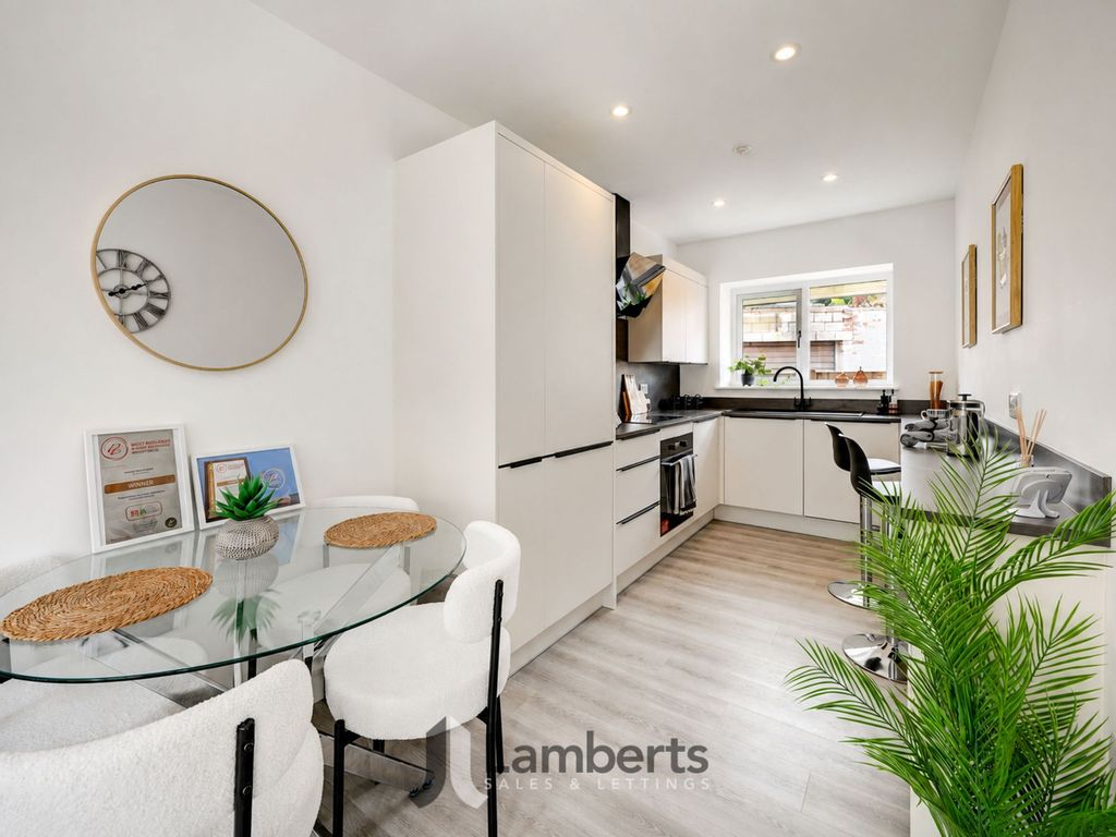 Property photo 3 of 33 Open Plan Kitchen