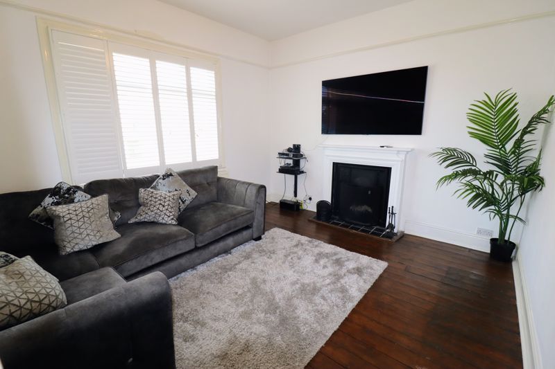 Property photo 2 of 15 Lounge