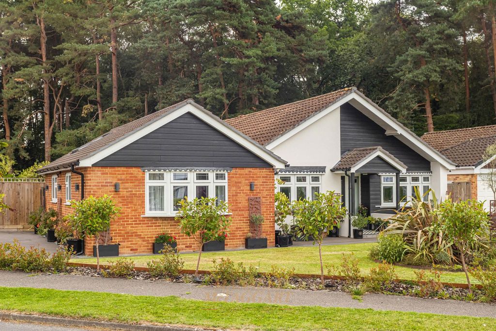 Property photo 1 of 34