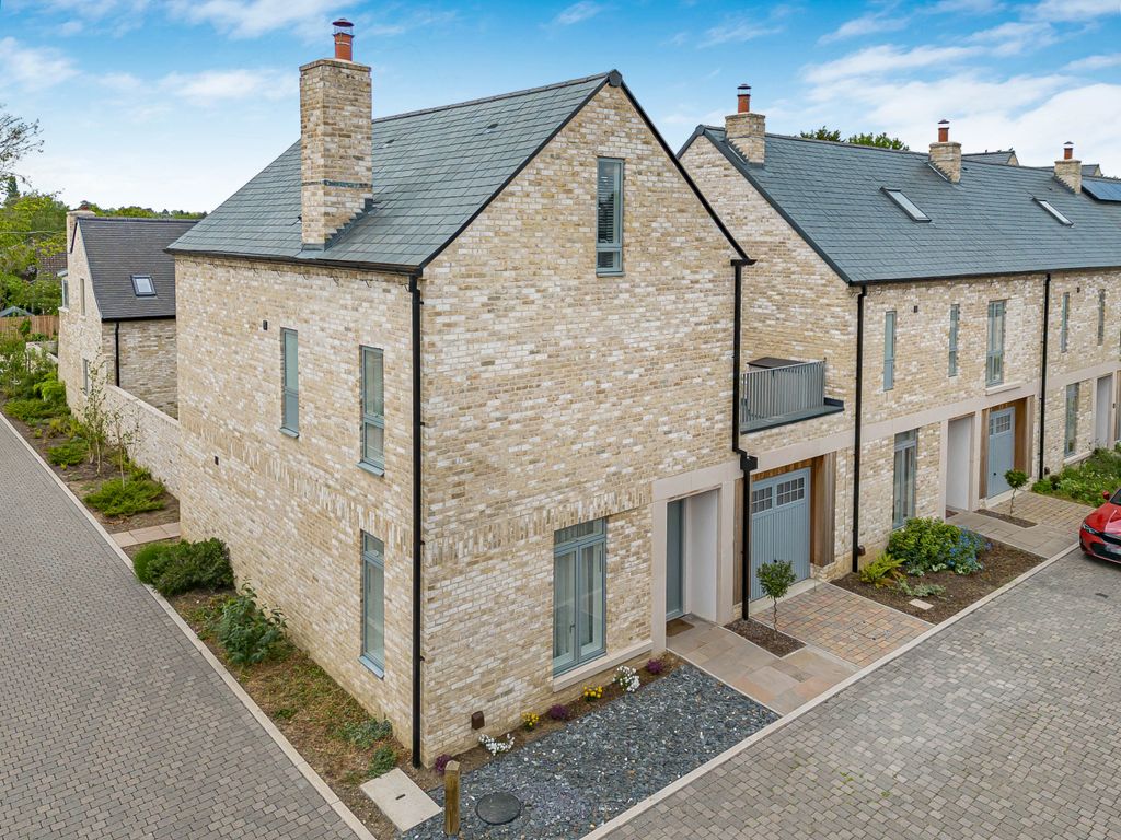 Property photo 1 of 39 680770