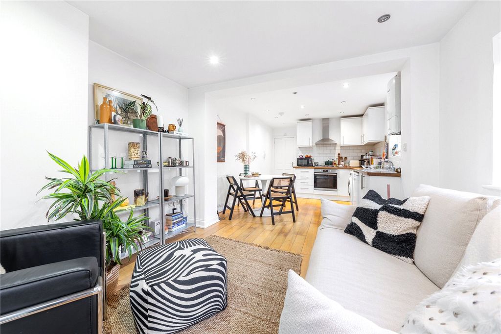 Property photo 1 of 13 Reception