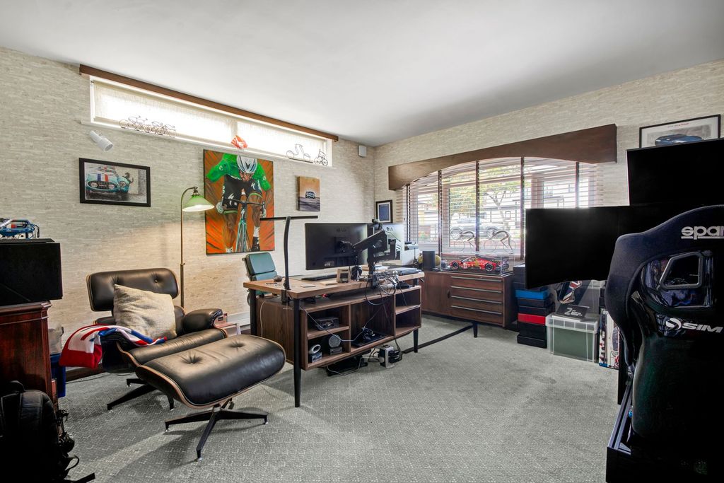 Property photo 3 of 45