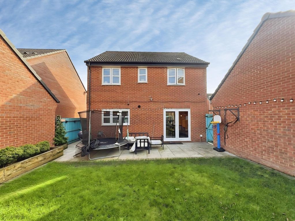 Property photo 2 of 17 Garden