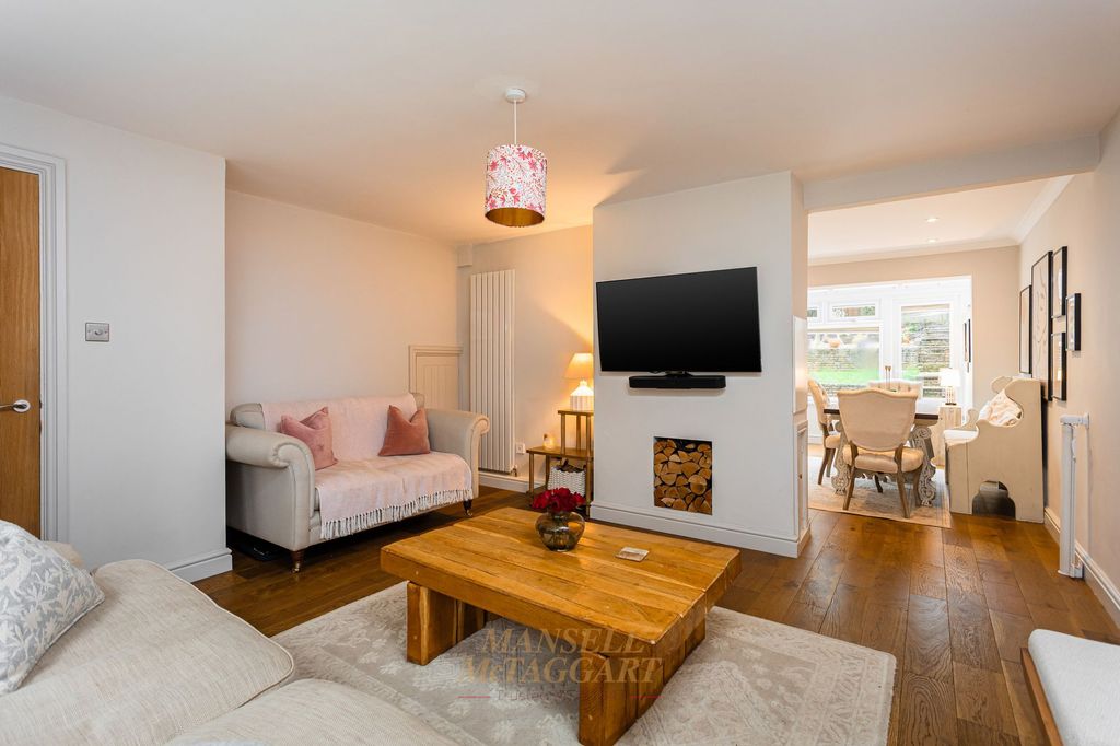 Property photo 2 of 19