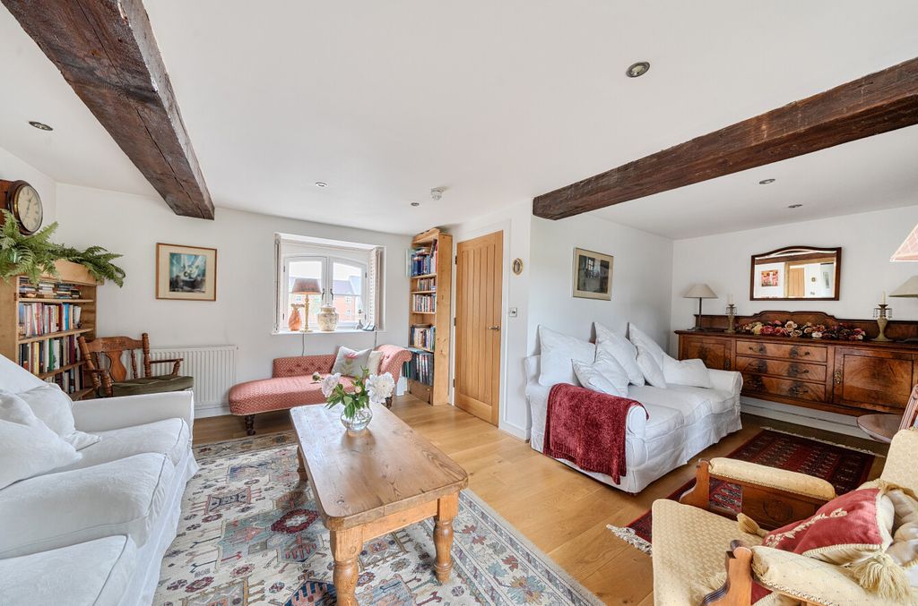 Property photo 2 of 21 1472925-15-6A2Ac1...