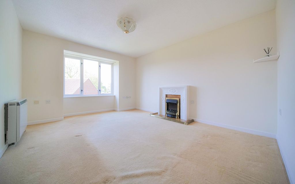 Property photo 3 of 10 Living Room