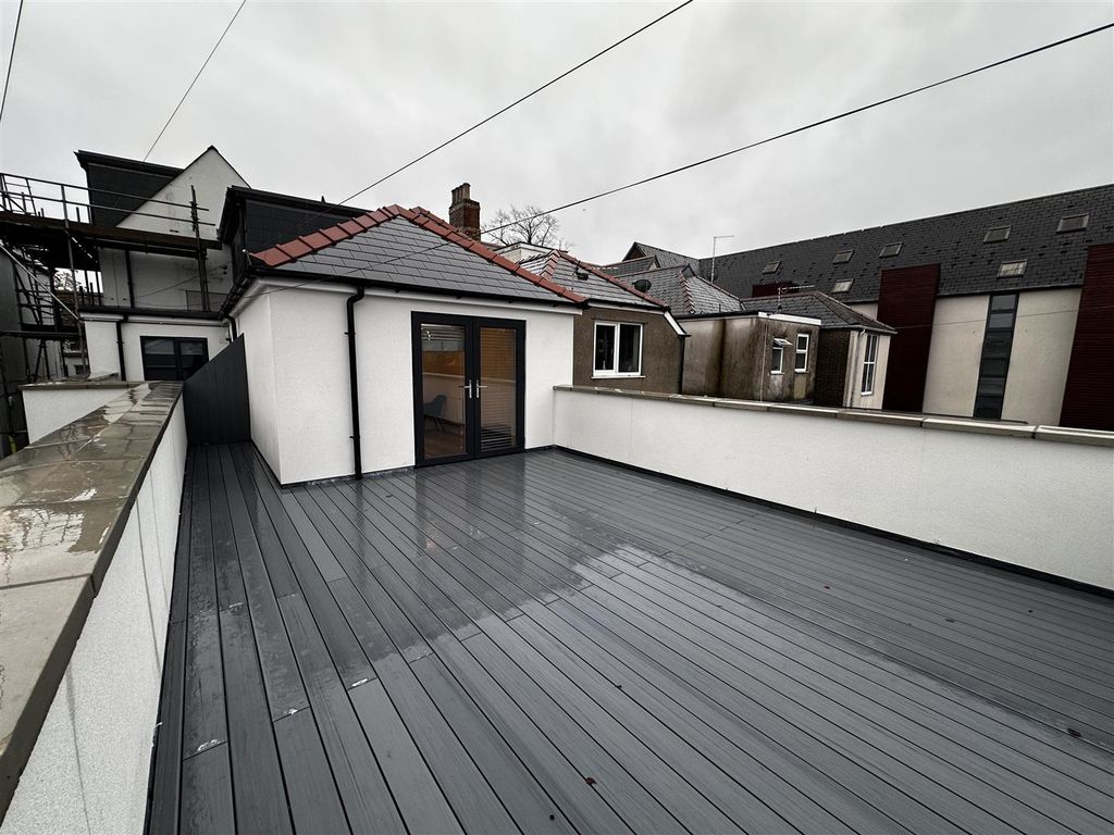 Property photo 1 of 9 Balcony