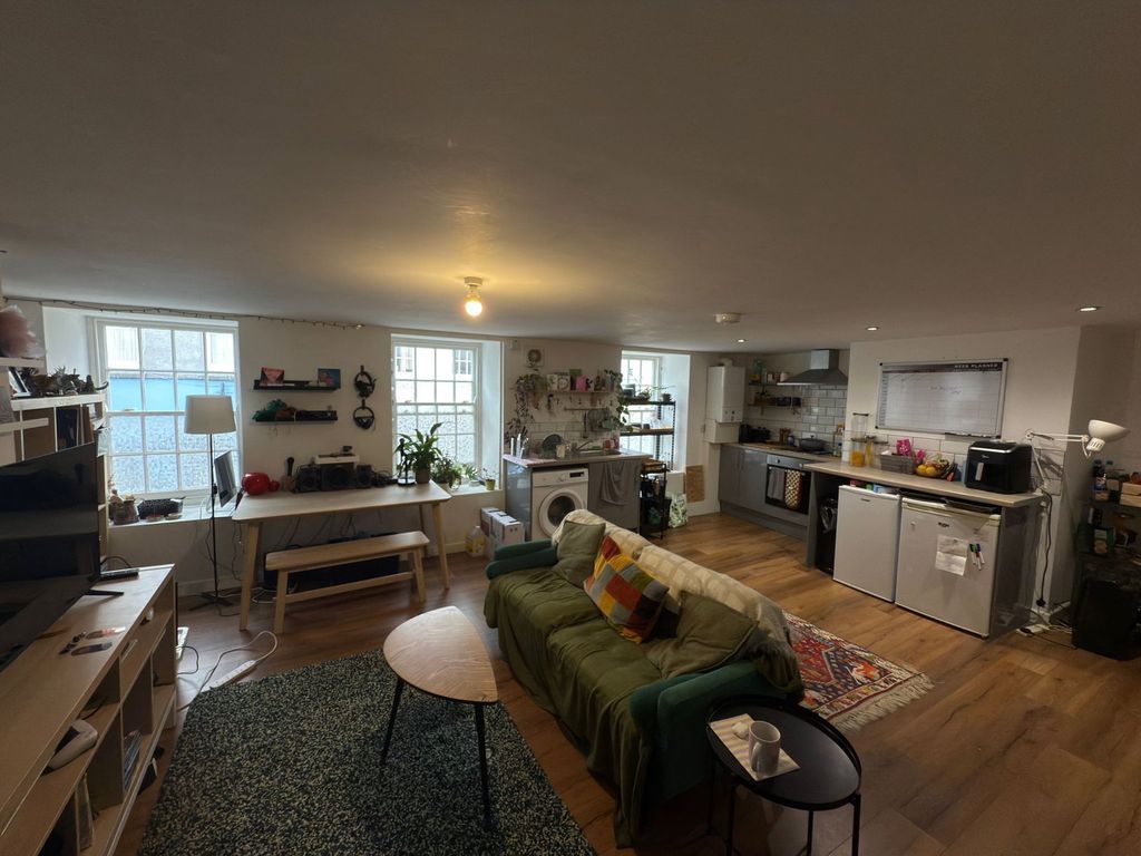 Property photo 2 of 4