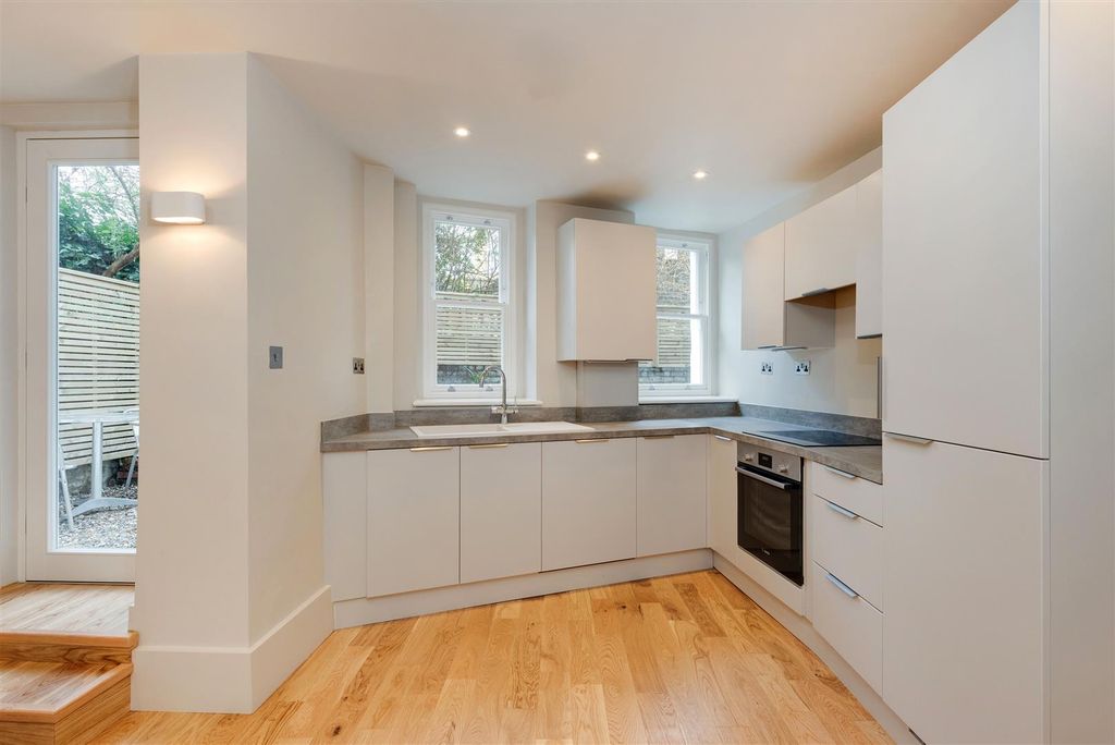 Property photo 3 of 14 54131-Hi-Res (3).Jpg