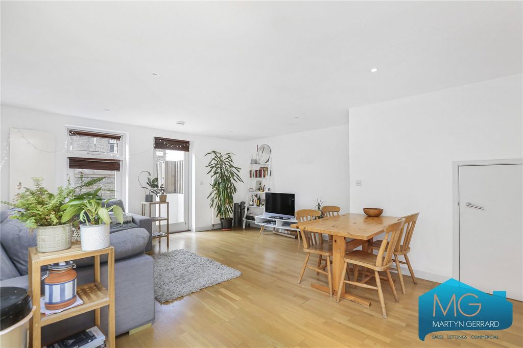 Property photo 3 of 12 Picture No. 05
