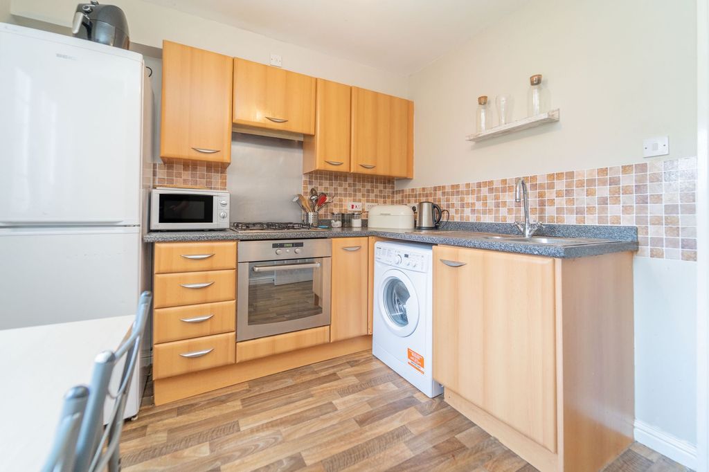 Property photo 3 of 12 Kitchen/Diner