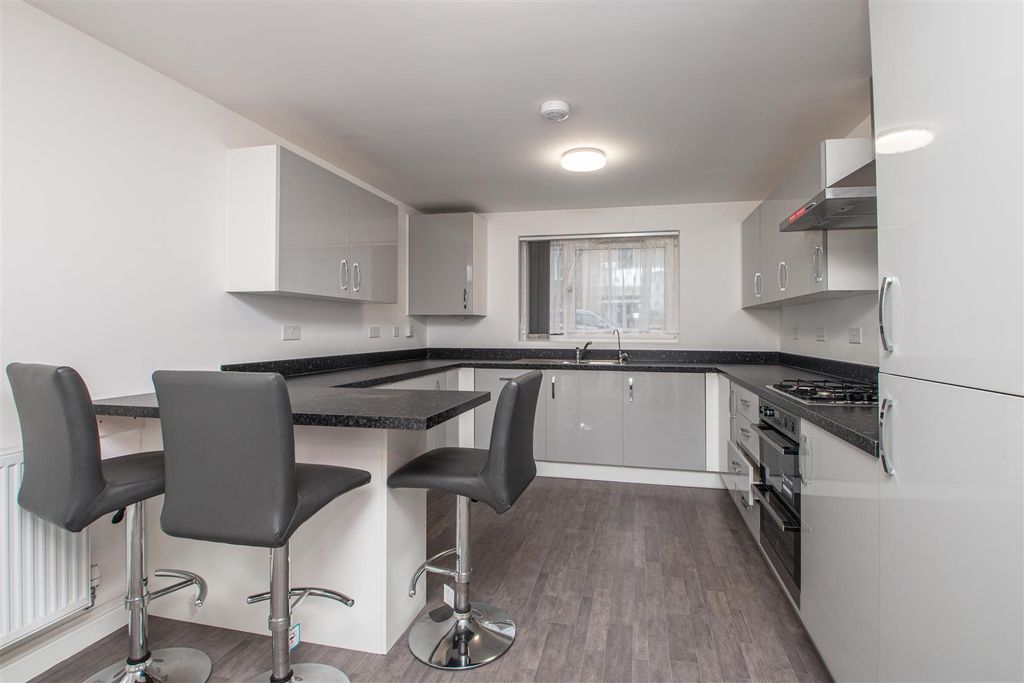 Property photo 2 of 21 4Witbred_7.Jpg