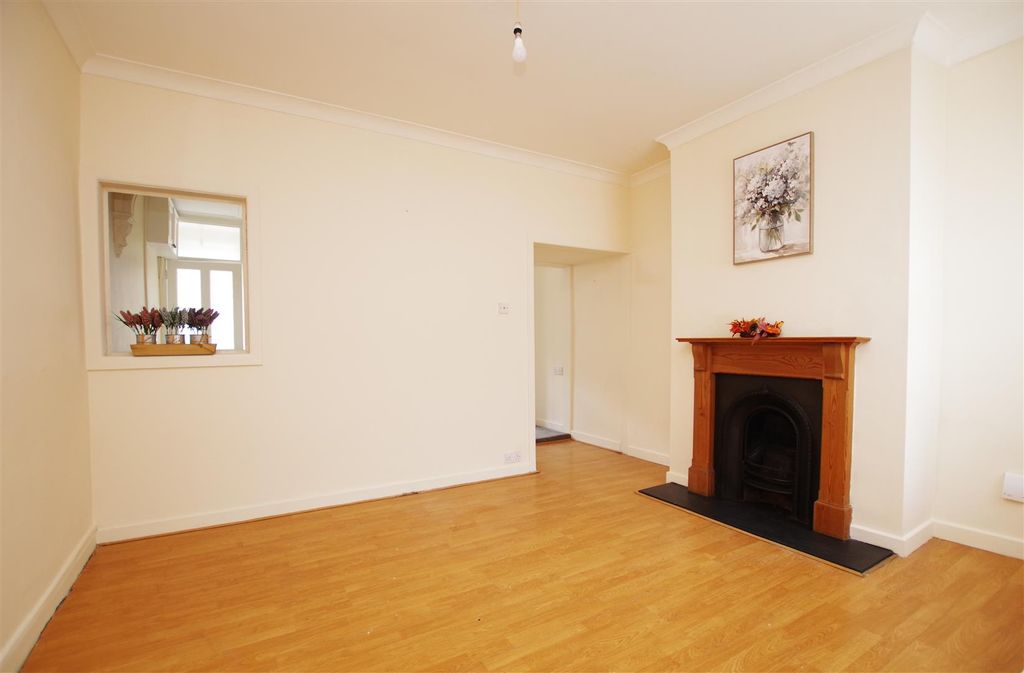 Property photo 2 of 11 Living Room