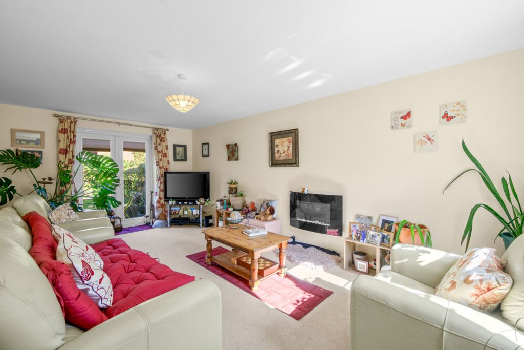 Property photo 2 of 19