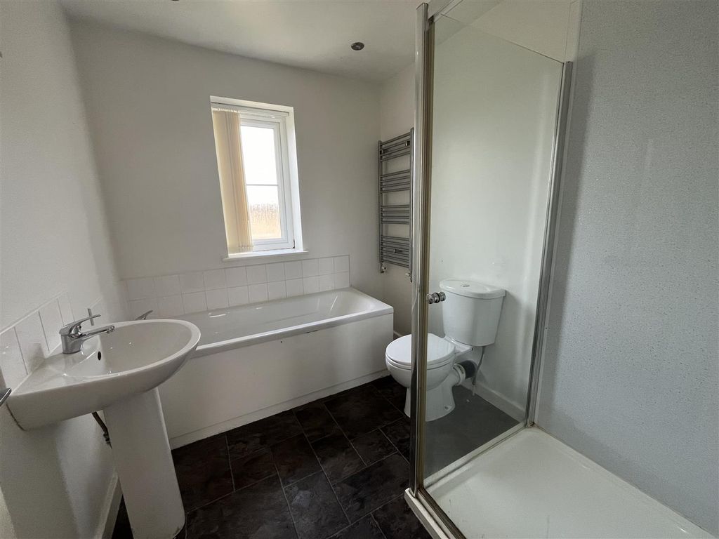 Property photo 3 of 12 Bathroom