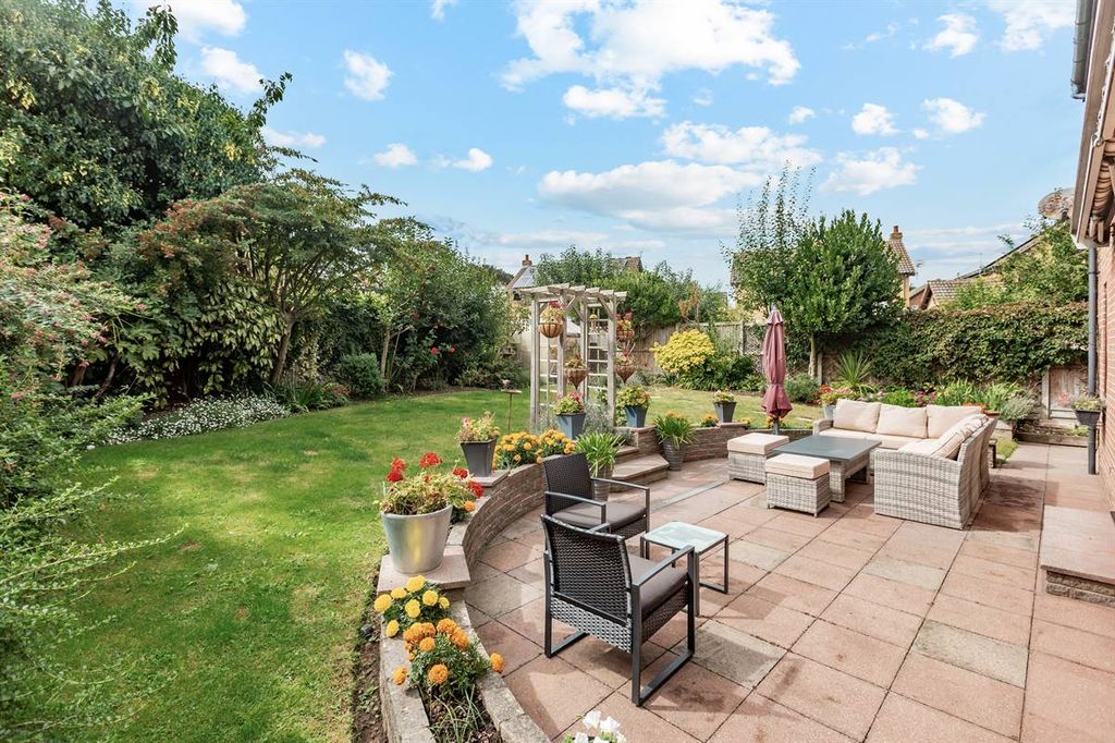 Property photo 2 of 24