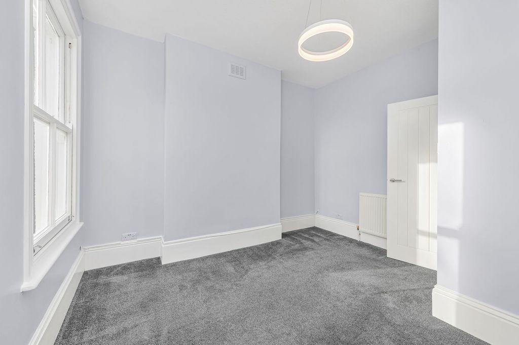 Property photo 3 of 11 Picture No. 16